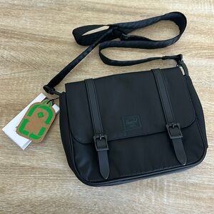 Herschel limited edition Retreat large crossbody bag